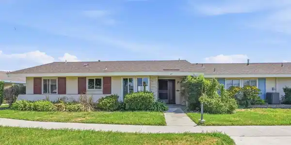 3685 Vista Campana N