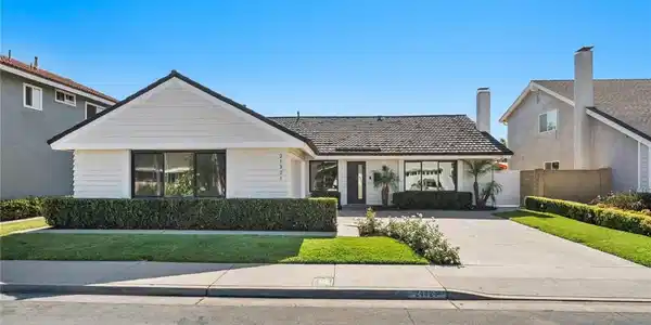 21321 Compass Lane