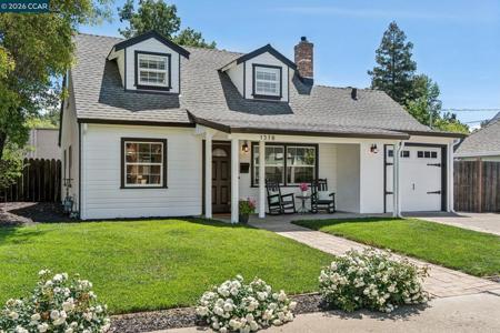 1378 Canterbury Dr