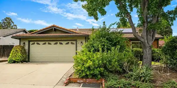 923 Pinon Dr
