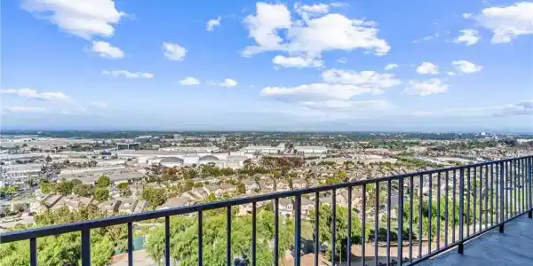2700 E Panorama Drive