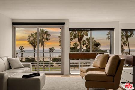 6624 Vista Del Mar