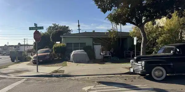 564 Los Angeles Place