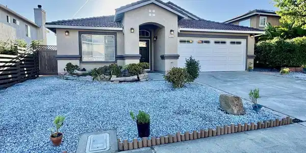 2163 Garnet Cir