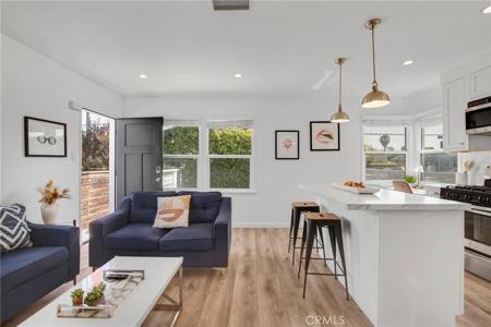 4457 S Centinela