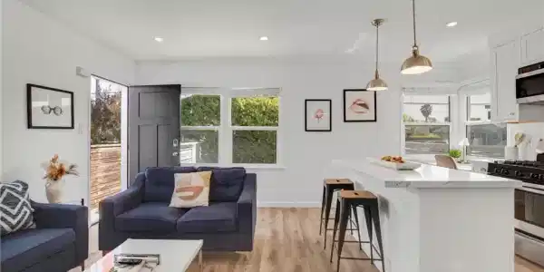 4457 S Centinela