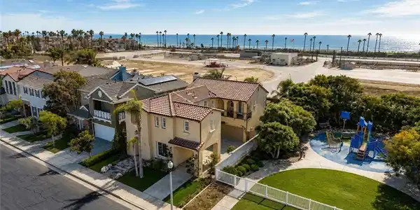 6572 Beachview Drive