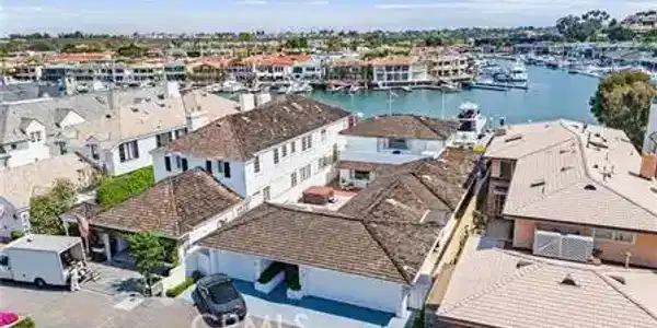 11 Harbor Island