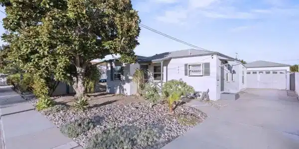 367 Hedge Way