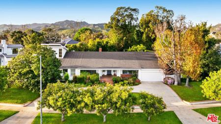 13921 W Sunset Boulevard