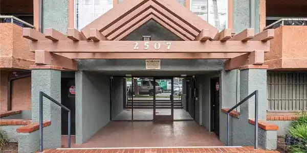2507 E 15th