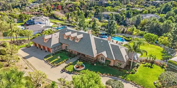 3303 Lilac Summit