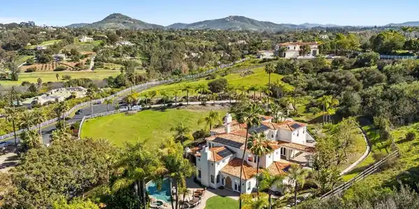 3376 Calle Tres Vistas