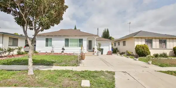 15132 Kornblum Ave