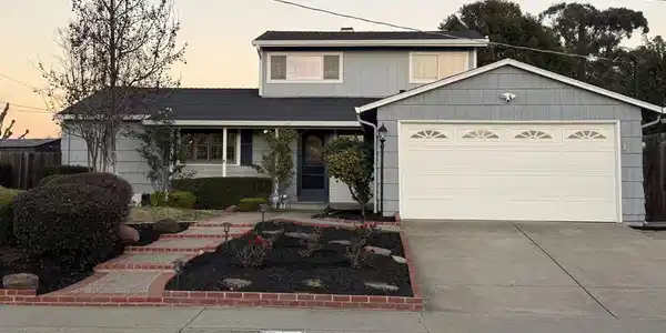 3128 3128 Esperanza Dr.