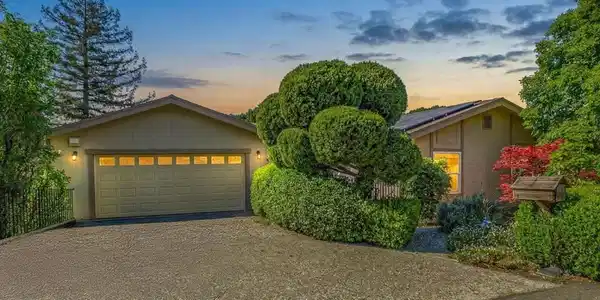 16 Valley View Ct