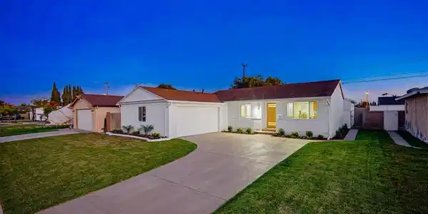 8940 Comet Circle