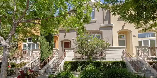 579 Moreland Way