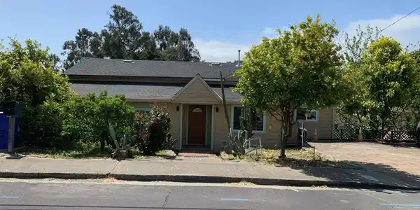 663 Renfrew Rd