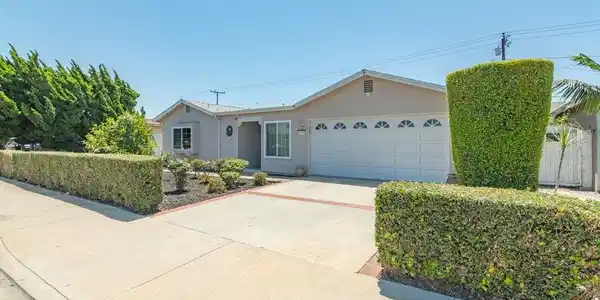 6072 Chinook Ave.