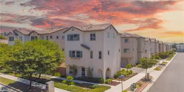 27659 S Rockcrest