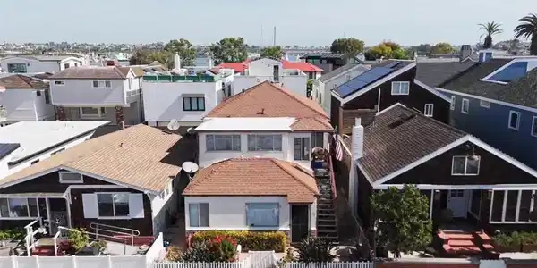 612 W Balboa Boulevard
