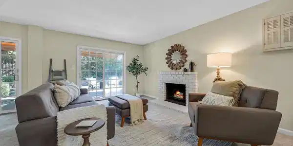1422 Flintwood Ct