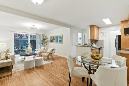 103 Piccadilly Place