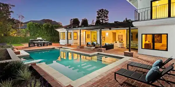 38 Royal Saint George