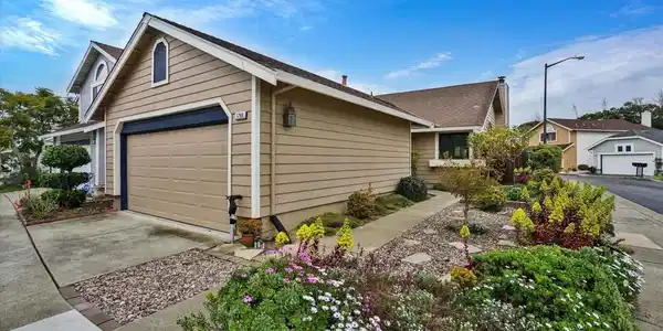 1286 Clarke Ln