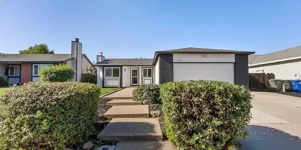 4911 Burgundy Dr