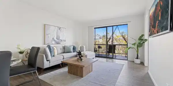 4 Admiral Dr