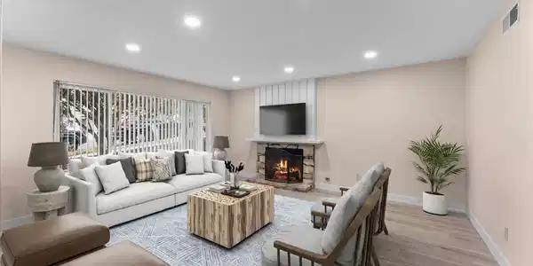 2134 Via Robles