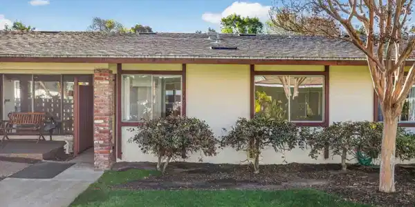 162 W Alta Green