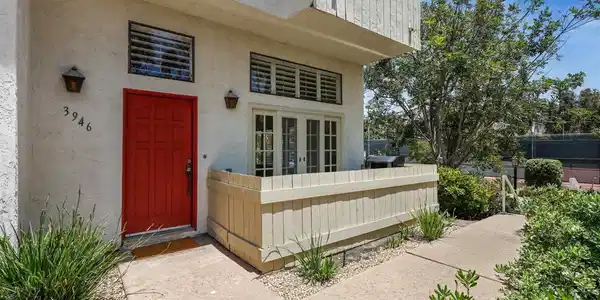 3946 La Jolla Village Dr