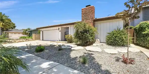112 Stanford Lane