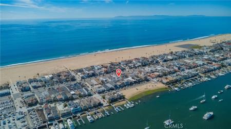 920 W Balboa
