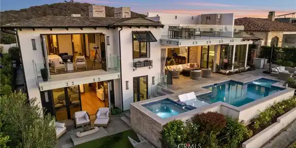 31 Shoreline Drive