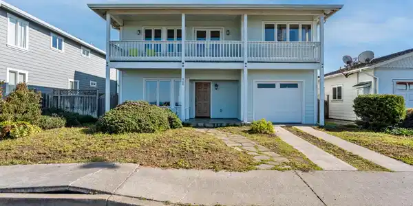 960 Glass Beach Drive