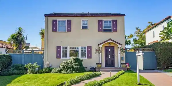 3021 Freeman