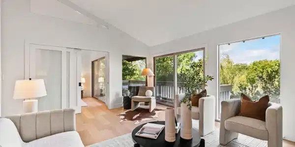 6 Lilly Lane