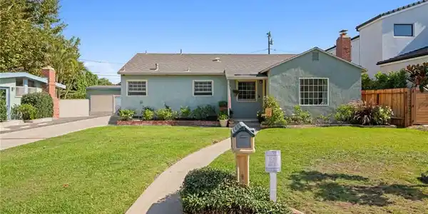 476 Costa Mesa Street