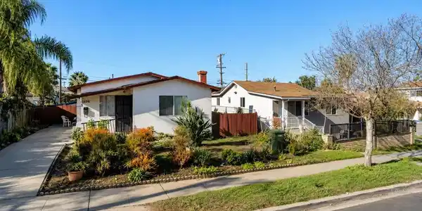 1406 I Avenue