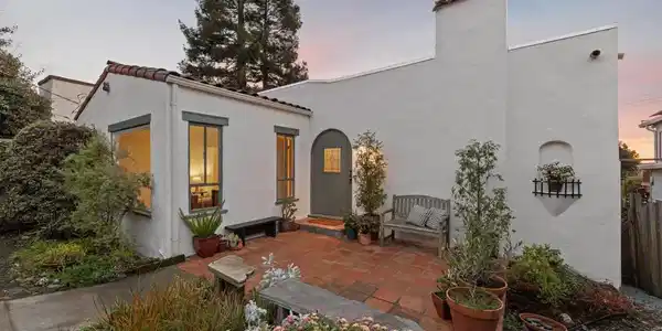 608 Colusa Ave