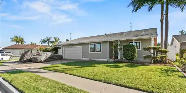 8572 Arnett