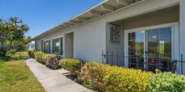 3839 Vista Campana S
