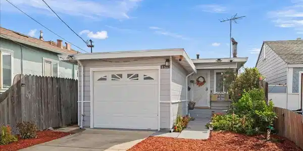 956 Wilson Ave
