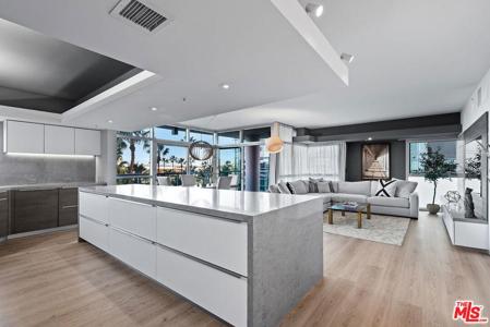 13700 Marina Pointe Drive