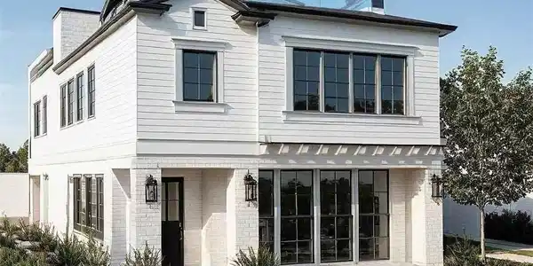 1589 E Ocean
