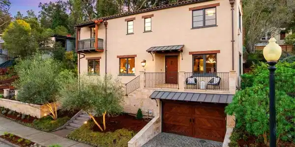 1077 Trestle Glen Rd